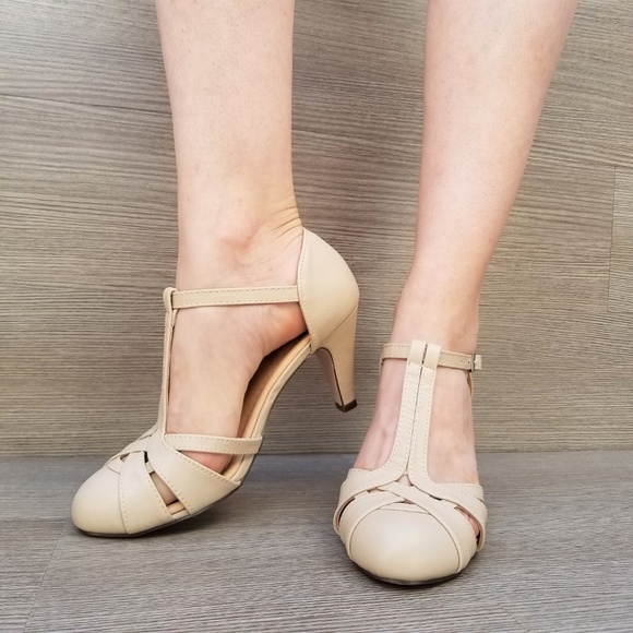 Nude Vintage 1920's Style Rockabilly Heels - Picture 2 of 8